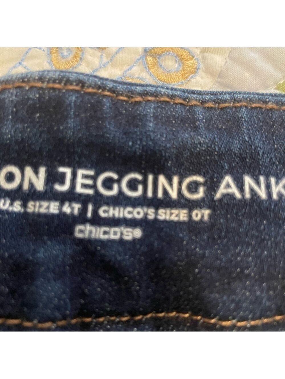 Chico's Jeans Ankle Embellished Cuffed Size 0T 4 Tall - Picture 7 of 7